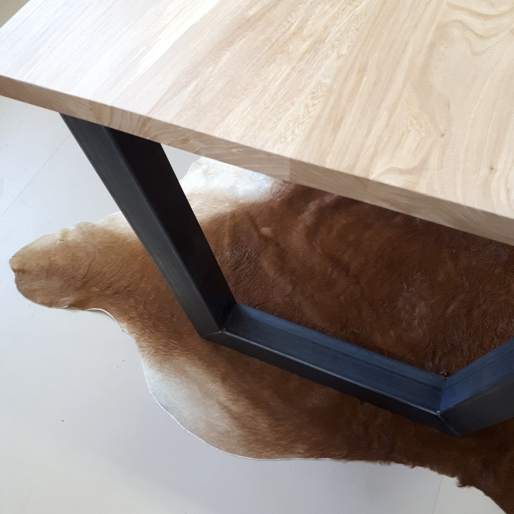 6392 Meubelen Tafels